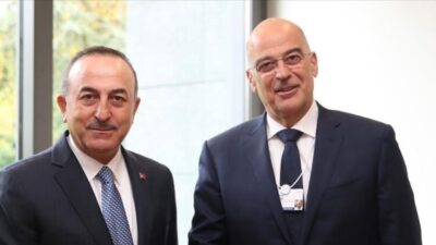 Çavuşoğlu Yunan mevkidaşı ile bir araya geldi