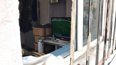 Komşuları televizyonun açık olmasından şüphelendi, ölü bulundu