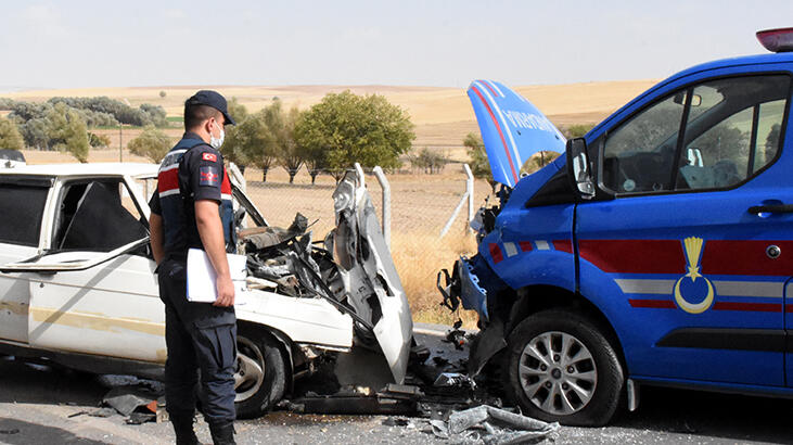 Jandarma aracı ile otomobil çarpıştı: 3’ü jandarma, 5 yaralı Jandarma aracı ile otomobil çarpıştı: 3’ü jandarma, 5 yaralı