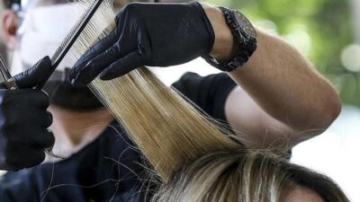 Şaşkına çeviren olay! Bursa İl Sağlık Müdürü Kaşıkcı: Pozitif hastayı kuaförde gelin başı yaptırırken bulduk