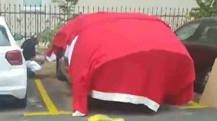 Arabasını Türk Bayrağı ile örtmüştü! Harekete geçildi