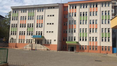 Öğretmen ve öğrencide koronavirüs çıktı, 30 öğrenci karantinada