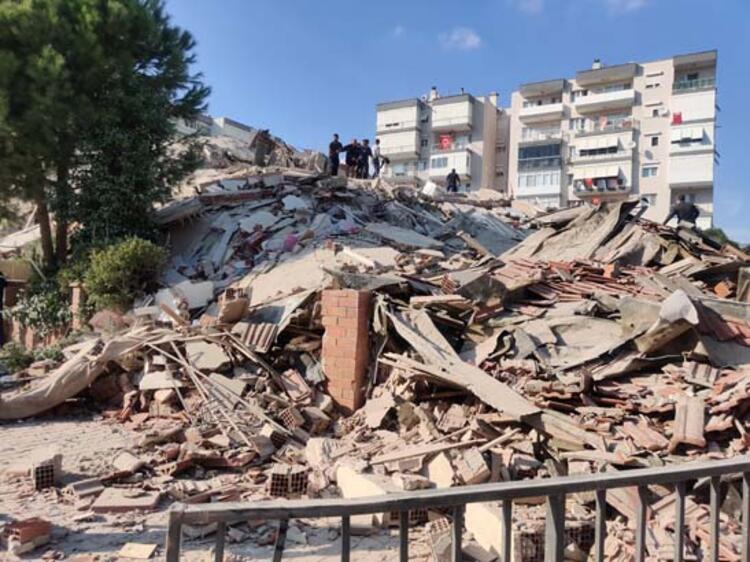 Deprem sonrası İzmir Büyükşehir Belediye Başkanı Tunç Soyer açıklama: 20’ye yakın bina yıkıldı