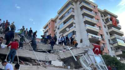 İzmir’deki 6.6’lık depremden kareler…