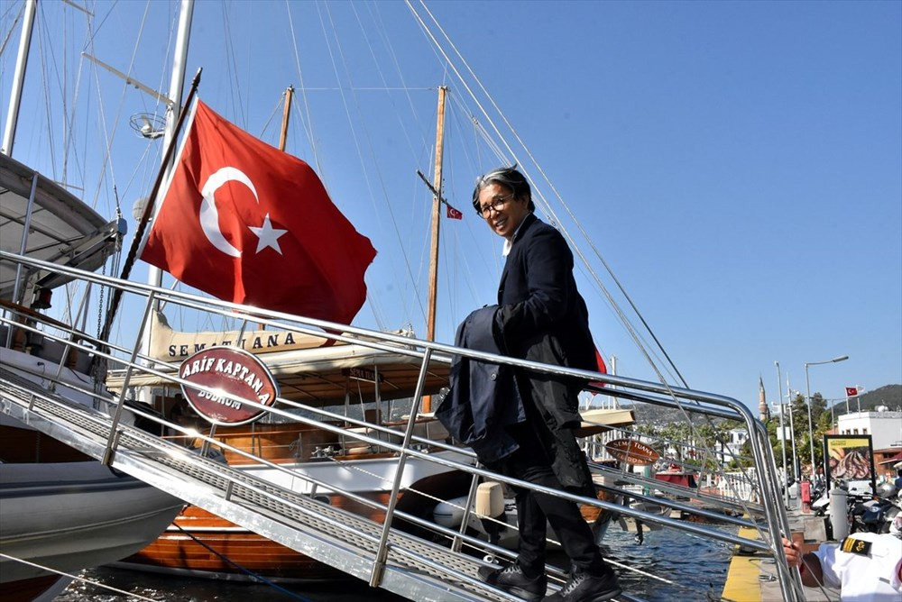 Dünyaca ünlü modacı koronadan vefat etti Dünyaca ünlü modacı koronadan vefat etti