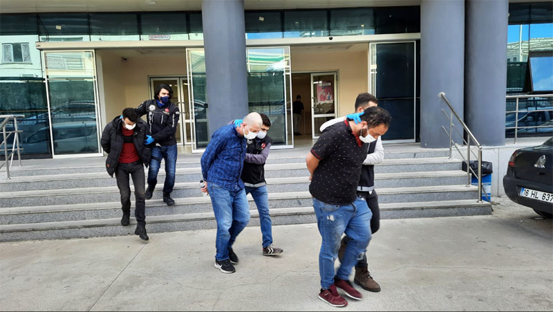 Bursa’da polisin operasyonuna mahalleliden alkışlı destek