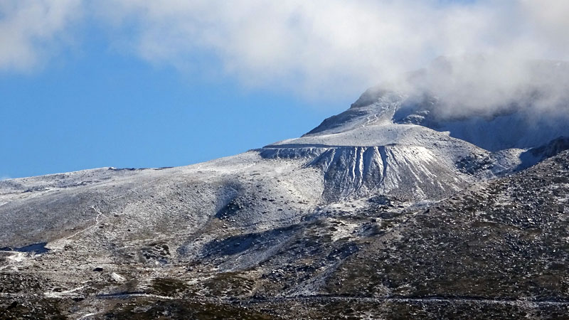 Uludağ’a mevsimin ilk karı