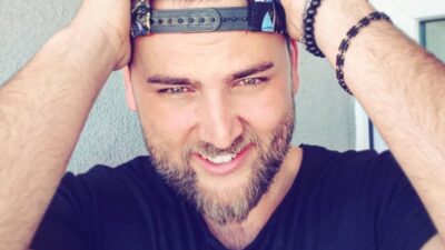 Genç şarkıcı hayatını kaybetti