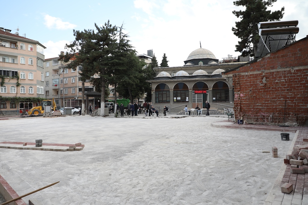 Suyolu Camii bahçesi genişliyor