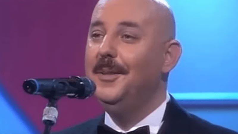 Ünlü sanatçı evinde ölü bulundu! Ünlü sanatçı evinde ölü bulundu!