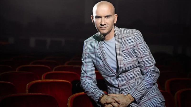 Ünlü şarkıcıdan kötü haber! Koronavirüse yakalandı!