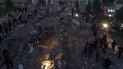 Depremin geride bıraktığı yıkım havadan görüntülendi