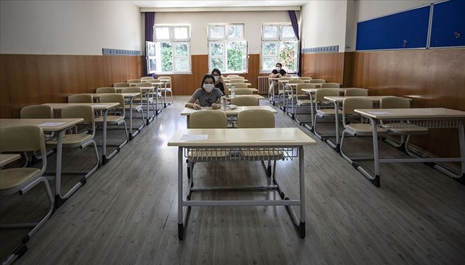 Bilim Kurulu Üyesi açıkladı: Diğer sınıflar ve üniversiteler açılabilir