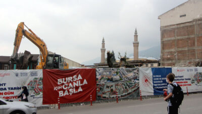 ‘Tarihi’ yıkım sürüyor! Ulucami Timurtaşpaşa’dan göründü