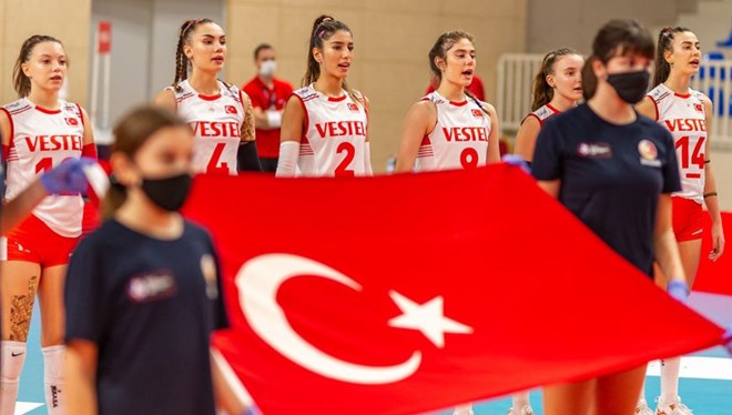 17 Yaş Altı Kız Milli Voleybol Takımı, Avrupa Şampiyonası’nda ikinci oldu