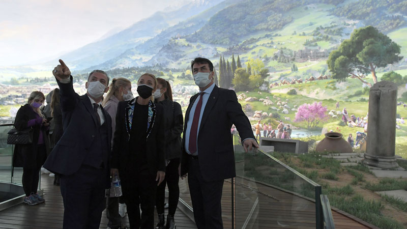 Ünlü isimler Fetih Müzesi’ne hayran kaldı