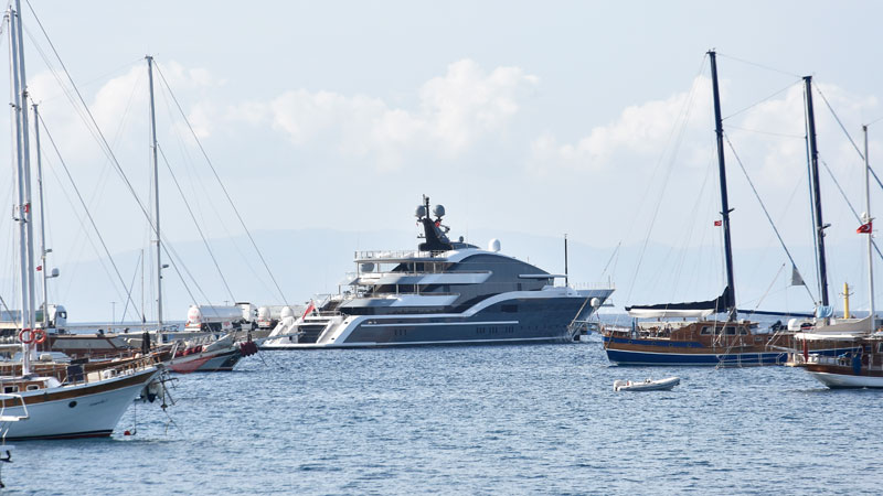 Görenler gözlerini alamadı! 450 bin TL’lik yakıt ikmali yaptı