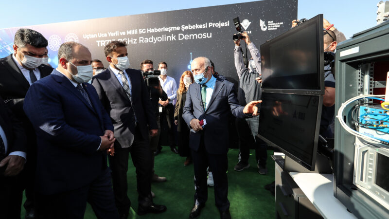 Yerli 5G projesinde büyük başarı! Bakan Varank test etti Sanayi ve Teknoloji Bakanı Mustafa Varank, Uçtan Uca Yerli ve