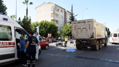 Feci olay! Kamyonun altında kalan kadın hayatını kaybetti