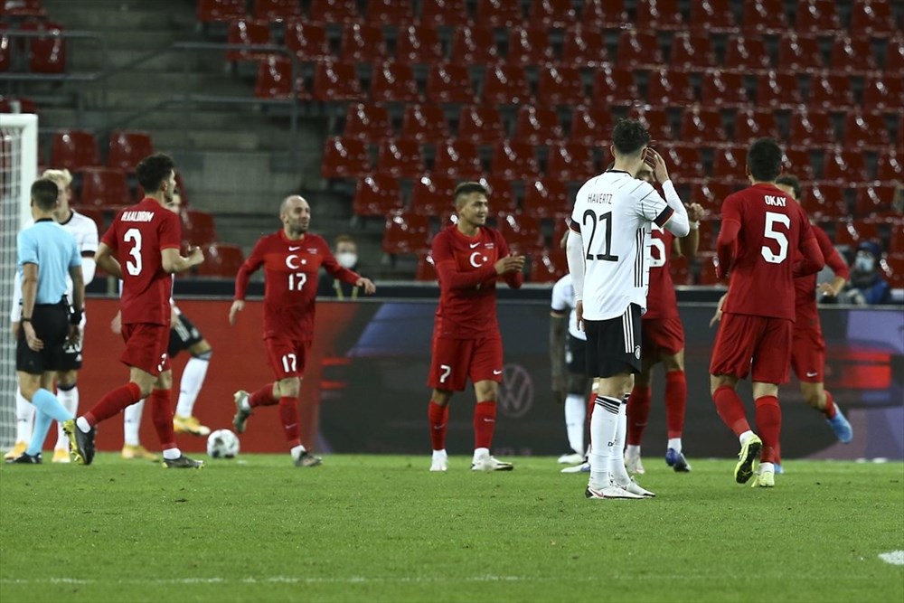 Türkiye-Almanya maçında gol düellosu Türkiye-Almanya maçında gol düellosu