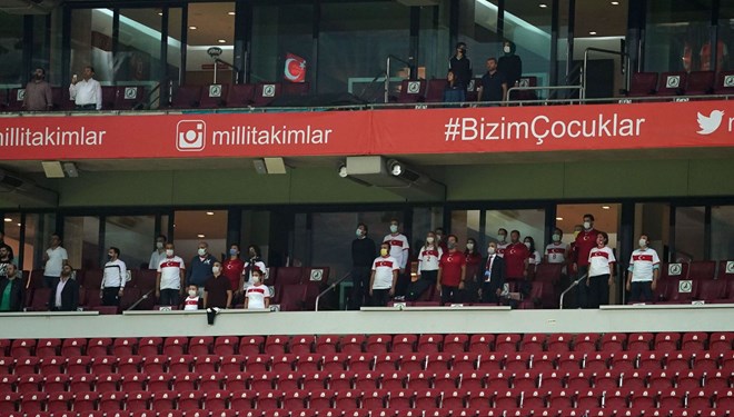 Taraftarlar 217 gün sonra tribünlerde