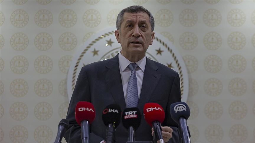 Bakan Selçuk: Okullarımız süratle tahliye edildi