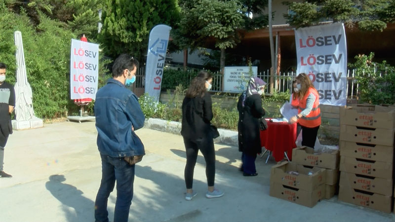 LÖSEV sofralara şifa dağıtıyor