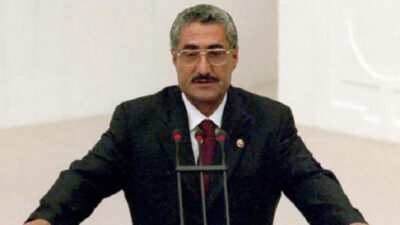 Eski bakan Zeki Ergezen hayatını kaybetti