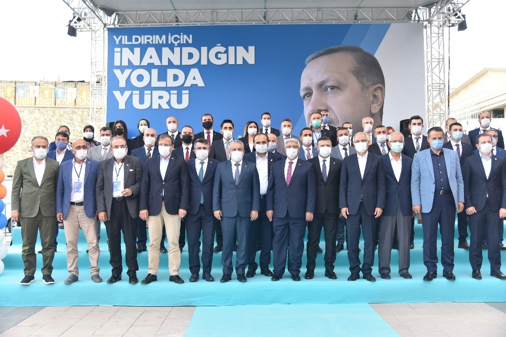 AK Parti Bursa’da ilçe kongrelerini tamamladı AK Parti Bursa’da ilçe kongrelerini tamamladı