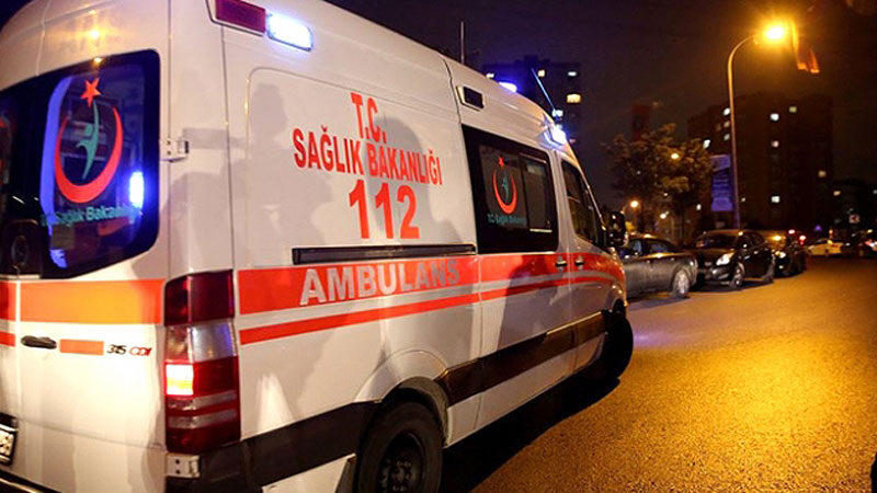 Bursa'da otomobilin içinde pompalı tüfekle vurulan genç yaralandı.