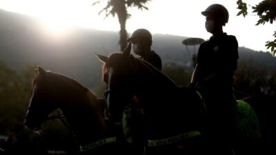 Atlı polisler Bursa sokaklarında