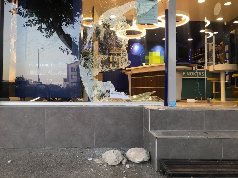 Bursa’da saniyeler içinde 100 bin liralık soygun