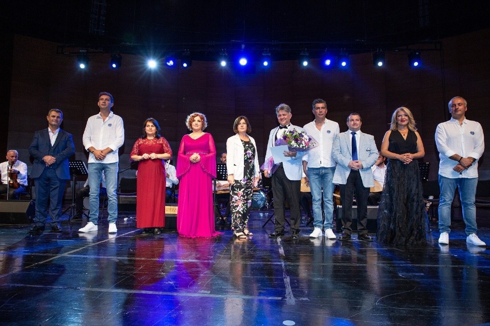 Bursa Büyükşehir orkestradan ‘Sezona Merhaba’ konseri Bursa Büyükşehir orkestradan ‘Sezona Merhaba’ konseri