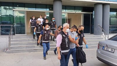 Bursa’da silahlı suç örgütüne operasyon; 1’i polis 3 kişi tutuklandı