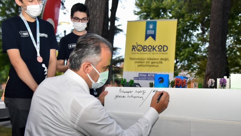 Bursa'dan Havacılık, Uzay ve Teknoloji Festivali (TEKNOFEST) yarışmalarına katılan ekipler,