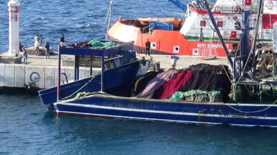 Avladıkları 15 ton balığı geri bıraktılar…