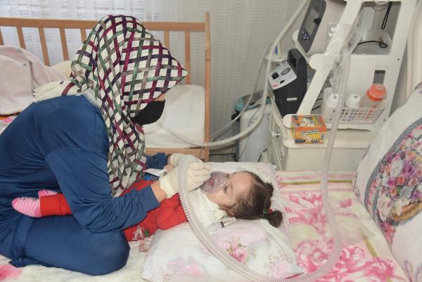 Bursalı küçük Eda tedavi için yardım bekliyor