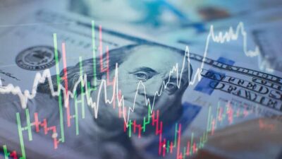 Dolar ve euro yeni zirveyi gördü