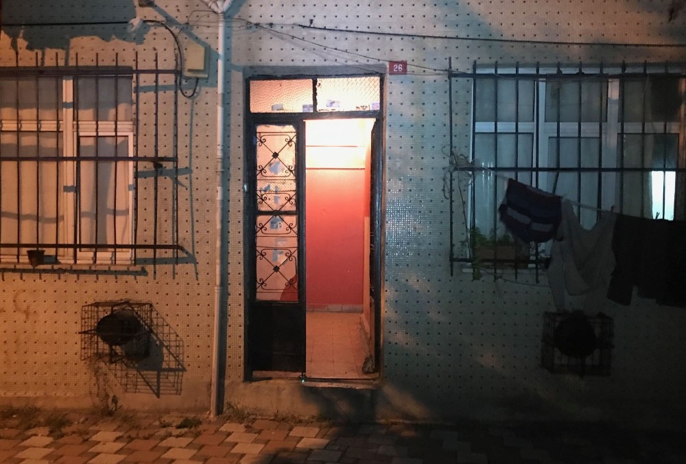 Görme engelli adam karısını defalarca bıçakladı Görme engelli adam karısını defalarca bıçakladı