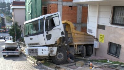 Hafriyat kamyonu dehşet saçtı