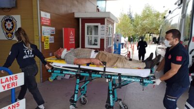 Freni boşalan traktör şarampole yuvarlandı, sürücü atlayarak kurtuldu