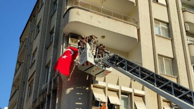 Hastaneye gitmek istemedi, eşi ve çocuklarını rehin aldı