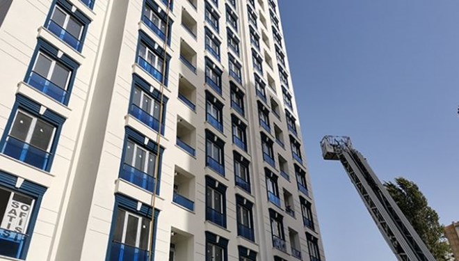 İstanbul’da 14 katlı binada yangın