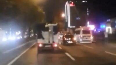 Bursa’da kamyonet arkasında ölüme yoluculuk!