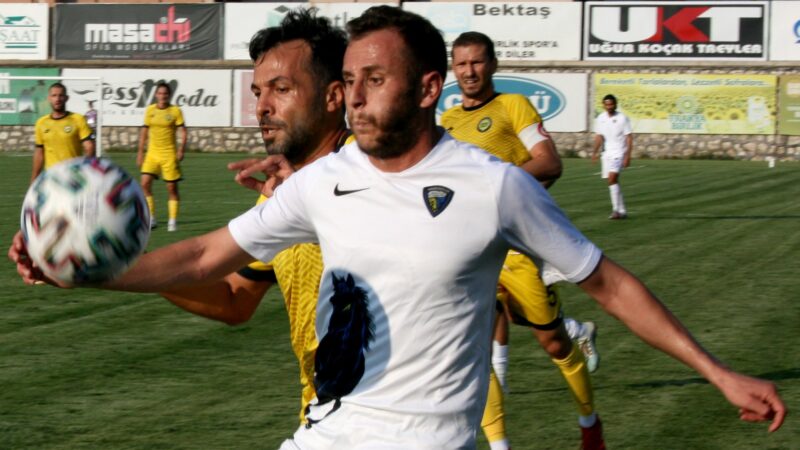 Bursa ekibi, alt sıralarda yer alan Pazarspor deplasmanında öne geçmesine