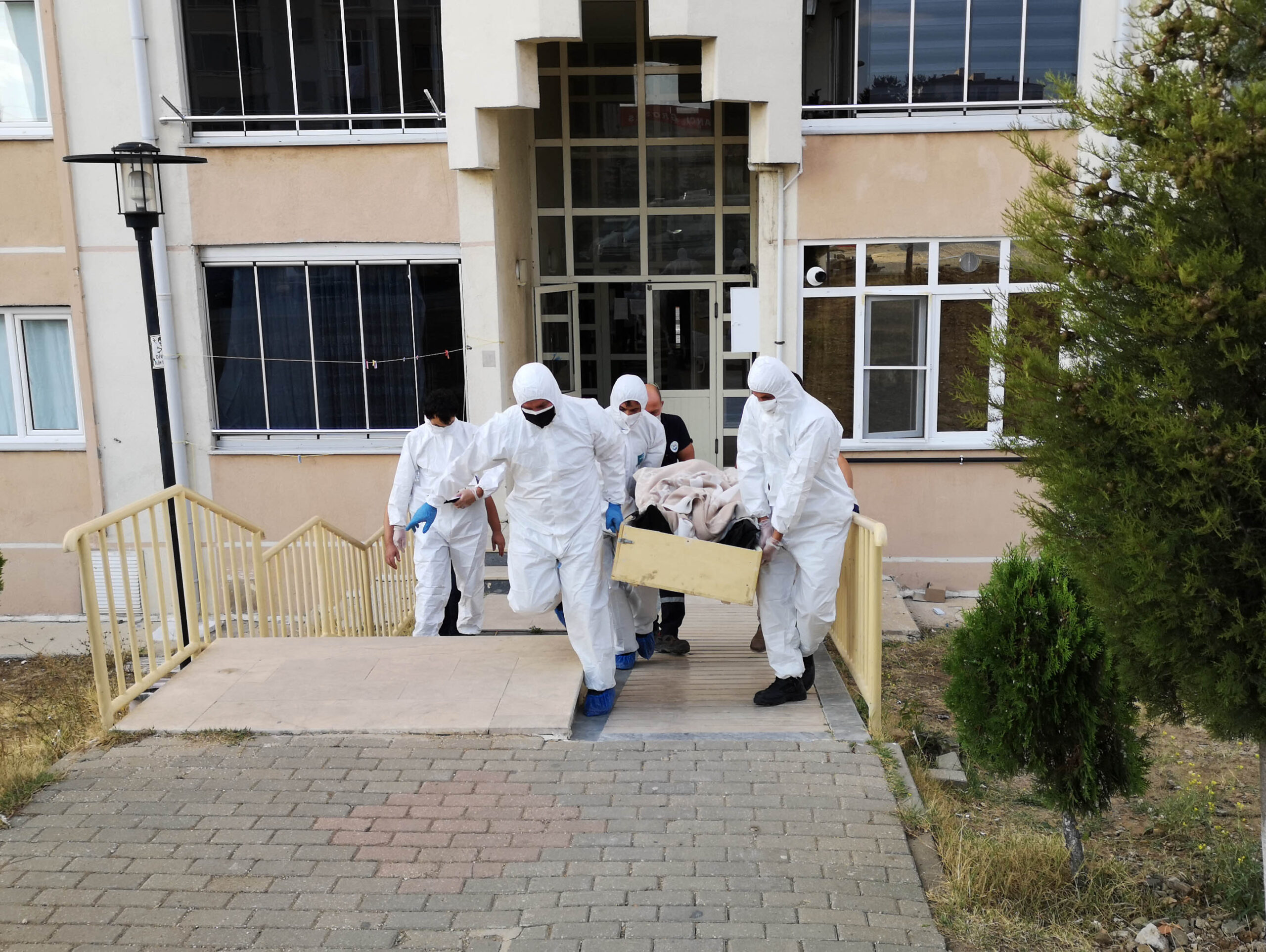 Tedavi olmayı reddetti, evinde ölü bulundu