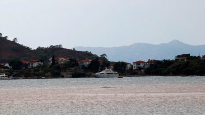 Yağış sonrası denizin rengi değişti