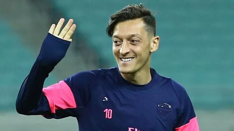 Arsenal'da gözden çıkarılan Mesut Özil'in MLS'e transfer olabileceği iddia edildi.