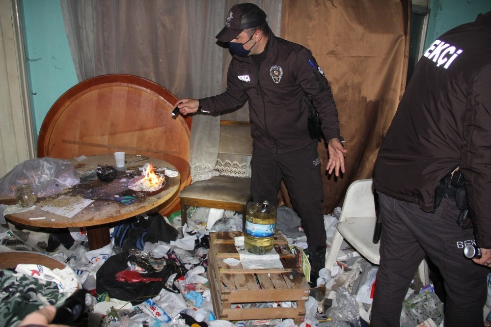Yer: Bursa… Metruk çöp ev uyuşturucu yuvası oldu