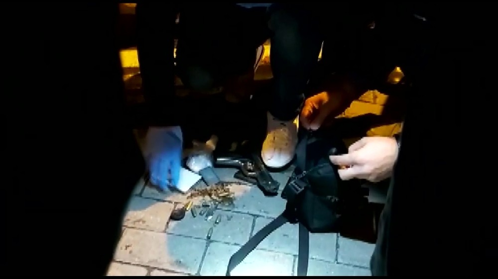 Bursa’da nefes kesen kovalamacada, uyuşturucu ve silah çıktı